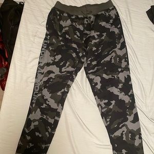 Barely used Under Armour Joggers